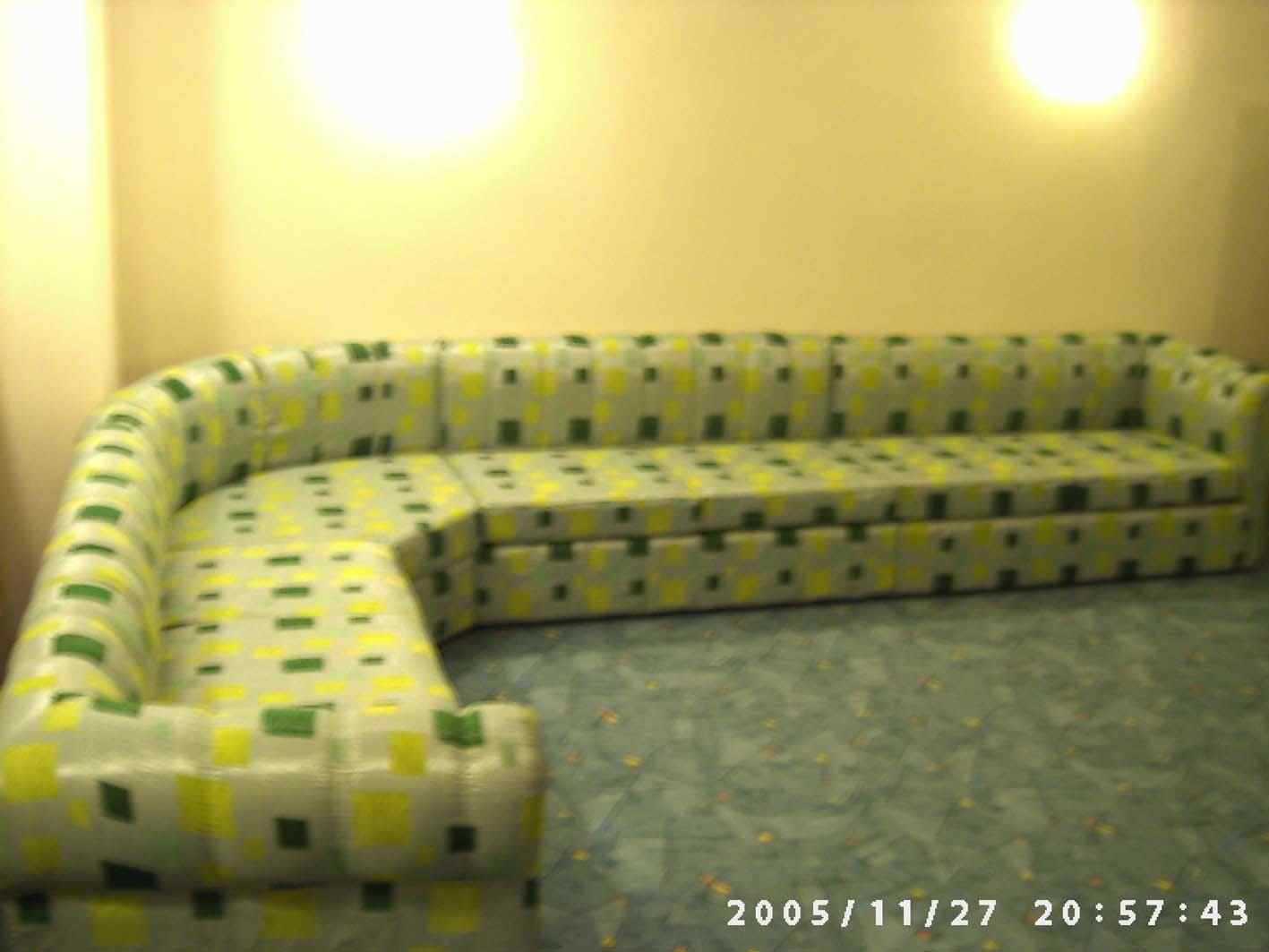 Зеленая диван.jpg