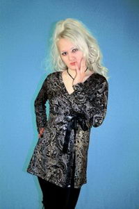 Её фото с сайтов знакомств